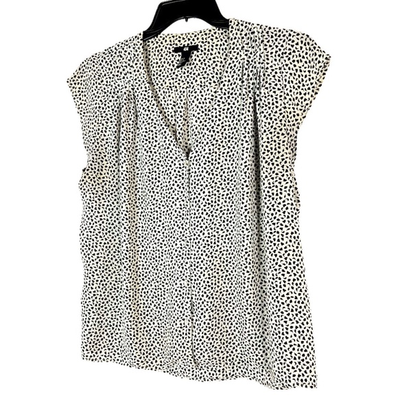 H&M Tops - H&M Leaf Design Button Down Sheer Blouse ⭐️2X Host Pick ⭐️